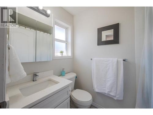 127 Stocks Crescent, Penticton, BC - Indoor Photo Showing Bathroom