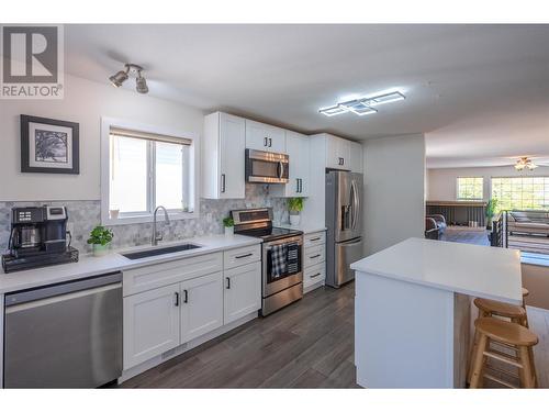 127 Stocks Crescent, Penticton, BC - Indoor Photo Showing Kitchen