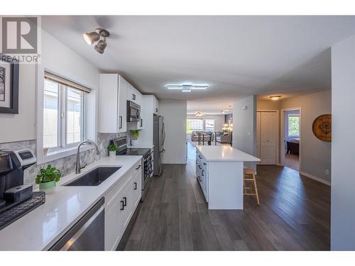 127 Stocks Crescent, Penticton, BC - Indoor Photo Showing Kitchen