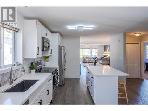 127 Stocks Crescent, Penticton, BC - Indoor Photo Showing Kitchen With Upgraded Kitchen