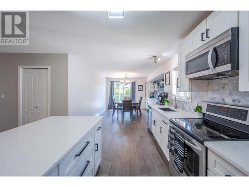 127 Stocks Crescent, Penticton, BC - Indoor Photo Showing Kitchen