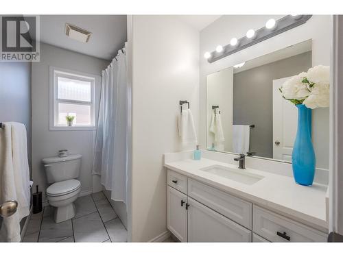 127 Stocks Crescent, Penticton, BC - Indoor Photo Showing Bathroom