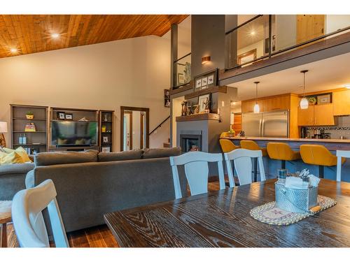 3305 Pass Creek Road, Castlegar, BC - Indoor With Fireplace