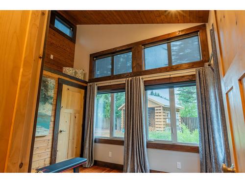 3305 Pass Creek Road, Castlegar, BC - Indoor Photo Showing Other Room