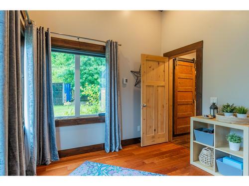 3305 Pass Creek Road, Castlegar, BC - Indoor Photo Showing Bedroom