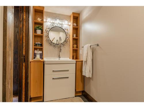 3305 Pass Creek Road, Castlegar, BC - Indoor Photo Showing Bathroom