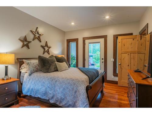 3305 Pass Creek Road, Castlegar, BC - Indoor Photo Showing Bedroom