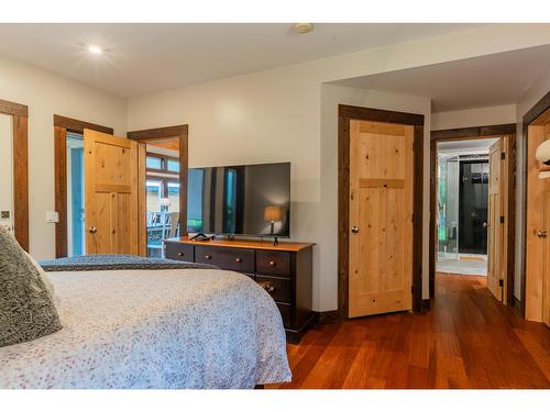 3305 Pass Creek Road, Castlegar, BC - Indoor Photo Showing Bedroom