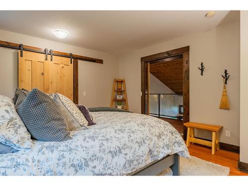 3305 Pass Creek Road, Castlegar, BC - Indoor Photo Showing Bedroom