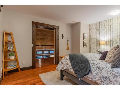 3305 Pass Creek Road, Castlegar, BC - Indoor Photo Showing Bedroom