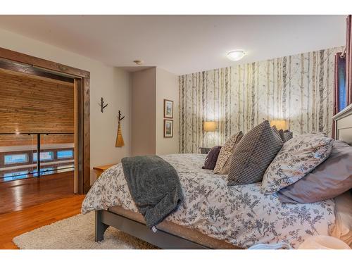 3305 Pass Creek Road, Castlegar, BC - Indoor Photo Showing Bedroom