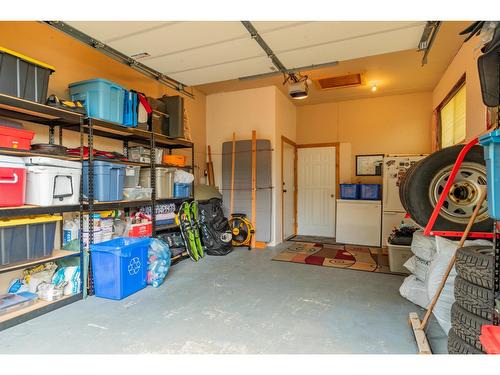 3305 Pass Creek Road, Castlegar, BC - Indoor Photo Showing Garage