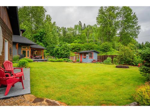 3305 Pass Creek Road, Castlegar, BC - Outdoor