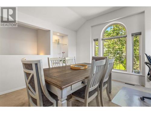 1759 Spruceglen Drive, Kelowna, BC - Indoor Photo Showing Dining Room