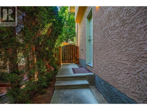 1759 Spruceglen Drive, Kelowna, BC - Outdoor