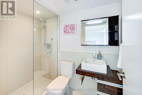 413 - 676 Sheppard Avenue E, Toronto C15, ON - Indoor Photo Showing Bathroom