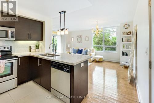 413 - 676 Sheppard Avenue E, Toronto C15, ON - Indoor Photo Showing Kitchen With Double Sink With Upgraded Kitchen