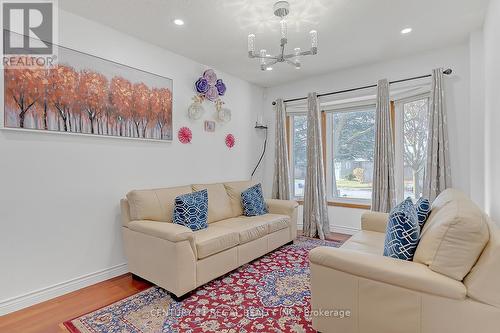 28 Upland Drive, Whitby (Blue Grass Meadows), ON - Indoor Photo Showing Living Room