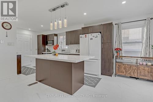 28 Upland Drive, Whitby (Blue Grass Meadows), ON - Indoor Photo Showing Kitchen