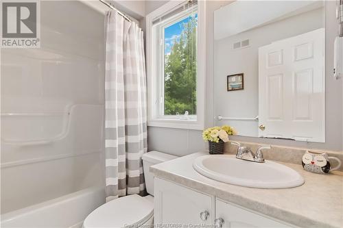 23 Oakhill Crt, Moncton, NB - Indoor Photo Showing Bathroom