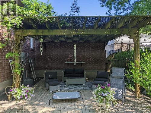 107 Madison Court W, Welland, ON - Outdoor With Deck Patio Veranda