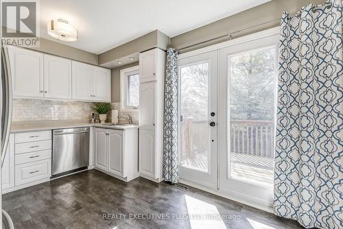 107 Madison Court W, Welland, ON - Indoor Photo Showing Kitchen