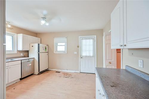 118 Page Street, St. Catharines, ON - Indoor Photo Showing Kitchen