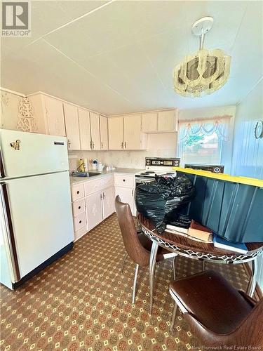 106 St-Pierre E Street, Caraquet, NB - Indoor Photo Showing Kitchen