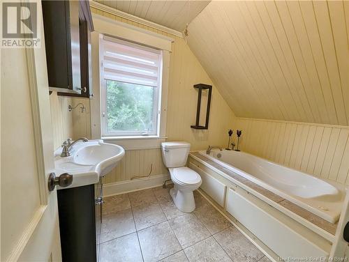 1791 Châtillion Street, Maisonnette, NB - Indoor Photo Showing Bathroom