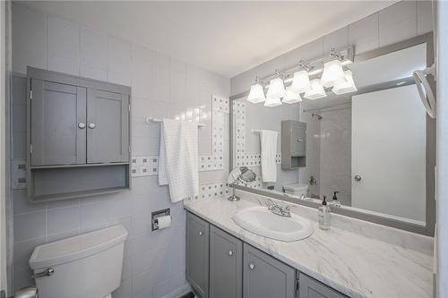 301 Frances Avenue S|Unit #1104, Hamilton, ON - Indoor Photo Showing Bathroom