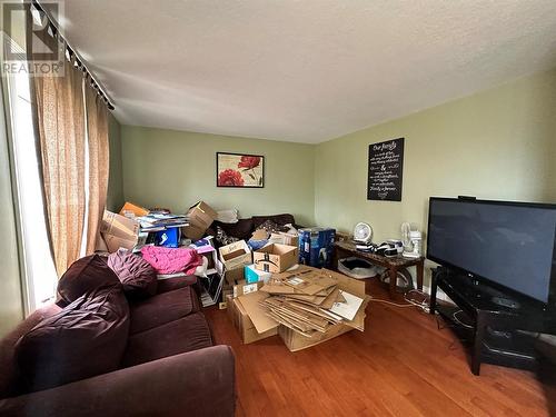 336 98 Avenue, Dawson Creek, BC - Indoor Photo Showing Living Room