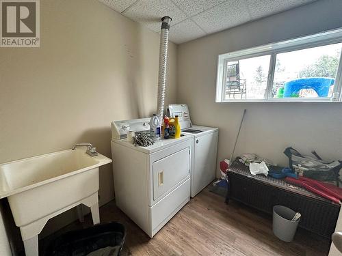 336 98 Avenue, Dawson Creek, BC - Indoor Photo Showing Laundry Room