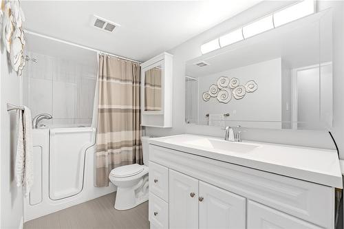 40 Harrisford Street|Unit #706, Hamilton, ON - Indoor Photo Showing Bathroom