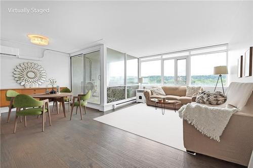 40 Harrisford Street|Unit #706, Hamilton, ON - Indoor Photo Showing Living Room