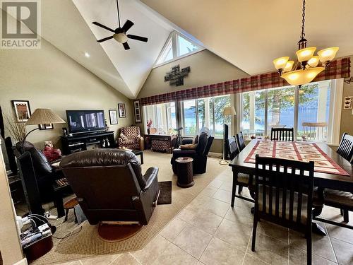 4143 Bluebird Road, Canim Lake, BC - Indoor Photo Showing Dining Room