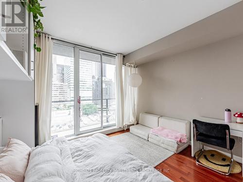 1728 - 111 Elizabeth Street, Toronto C01, ON - Indoor Photo Showing Bedroom