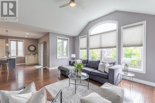 952 Avery Avenue, Peterborough, ON - Indoor Photo Showing Living Room