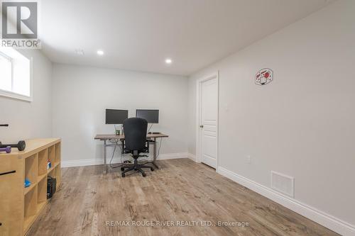 952 Avery Avenue, Peterborough, ON - Indoor