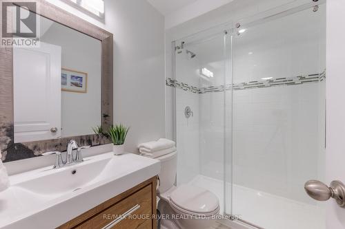 952 Avery Avenue, Peterborough, ON - Indoor Photo Showing Bathroom