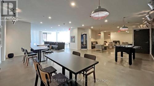 421 - 5 St Joseph Street, Toronto, ON - Indoor Photo Showing Dining Room