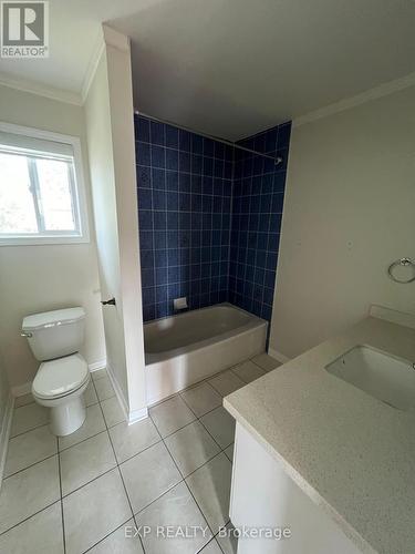 1511 Evans Terrace, Milton, ON - Indoor Photo Showing Bathroom