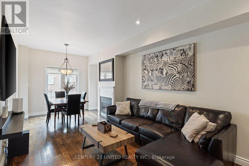 29 - 180 Blue Willow Drive, Vaughan (East Woodbridge), ON - Indoor Photo Showing Living Room