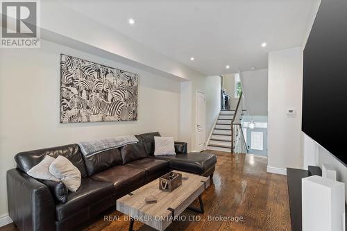 29 - 180 Blue Willow Drive, Vaughan (East Woodbridge), ON - Indoor Photo Showing Living Room