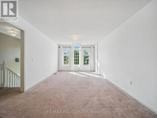 20 Frontier Avenue, Orillia, ON - Indoor Photo Showing Other Room