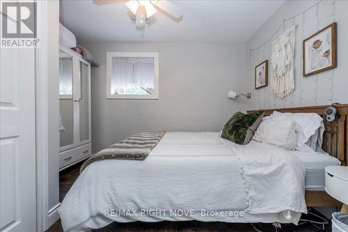 20 Frontier Avenue, Orillia, ON - Indoor Photo Showing Bedroom