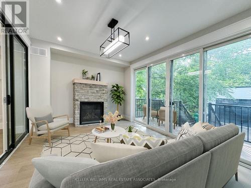 719 Third Street, Mississauga, ON - Indoor Photo Showing Living Room With Fireplace