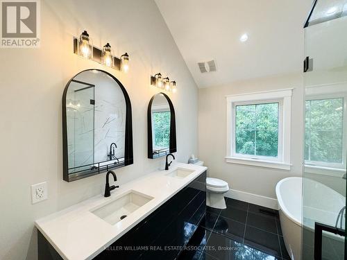 719 Third Street, Mississauga, ON - Indoor Photo Showing Bathroom