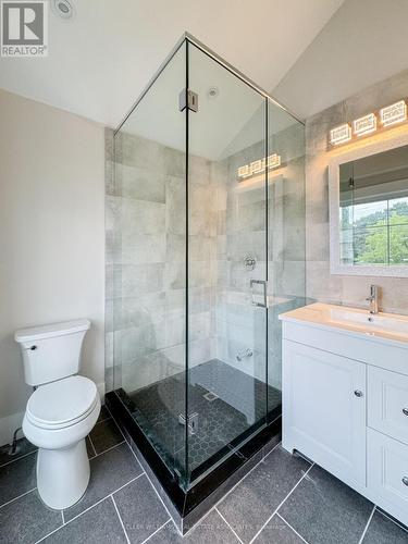 719 Third Street, Mississauga, ON - Indoor Photo Showing Bathroom