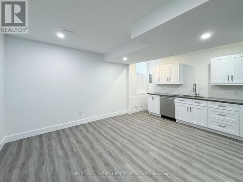 719 Third Street, Mississauga, ON - Indoor Photo Showing Kitchen