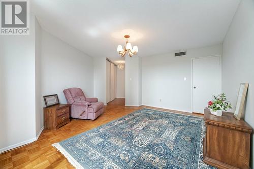 914 - 1333 Bloor Street, Mississauga, ON - Indoor